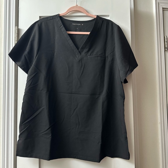Mandala Scrubs One Pocket Top Black - Picture 2 of 2